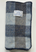 Load image into Gallery viewer, Wool Shoulder Wrap