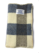 Load image into Gallery viewer, Wool Shoulder Wrap