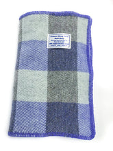 Load image into Gallery viewer, Wool Shoulder Wrap