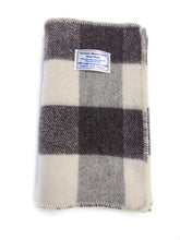 Load image into Gallery viewer, Wool Shoulder Wrap