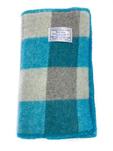 Load image into Gallery viewer, Wool Shoulder Wrap